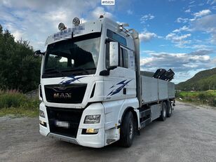 MAN TGX 26.560 Flatbed truck with Hiab 138 crane from 2018. Rear mou camión caja abierta