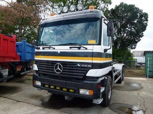 Mercedes-Benz 3340 Actros 6x4 camión con gancho
