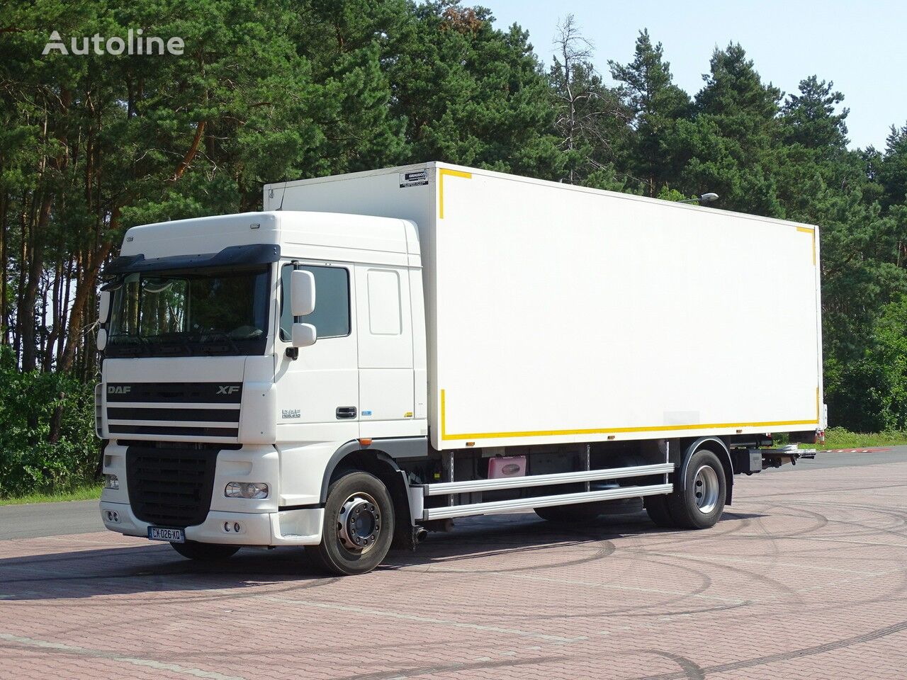 DAF XF 105.410  camión furgón