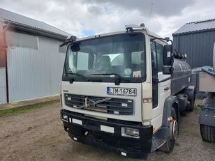 Volvo FL6 18 camión para transporte de leche