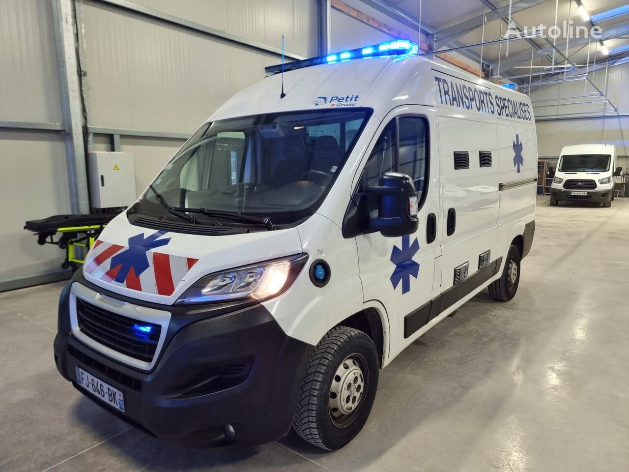 Peugeot BOXER L2H2 163 CV - 2019 - 0 KM ambulancia